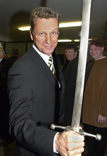 Westerwelle vor dem Breisacher Narrengericht