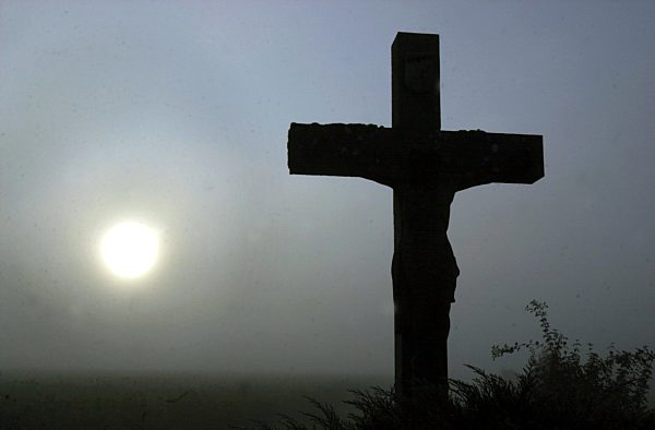 Sonne im Herbstnebel