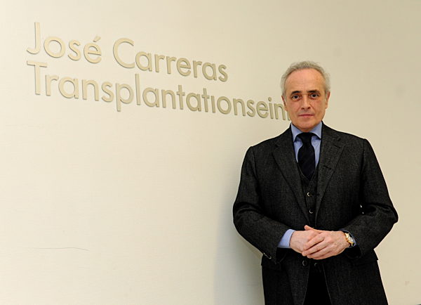 Jose Carreras besucht Leukämiepatienten in München