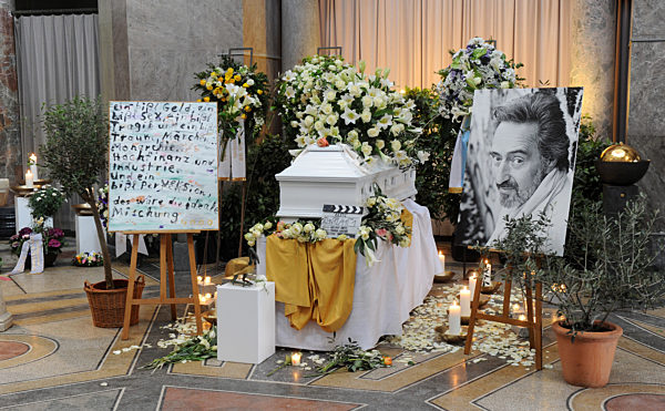 Trauerzeremonie für Helmut Dietl