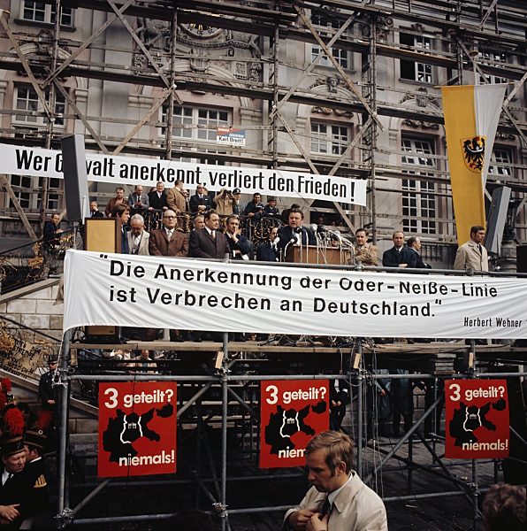 Demonstration gegen Teilung Deutschlands