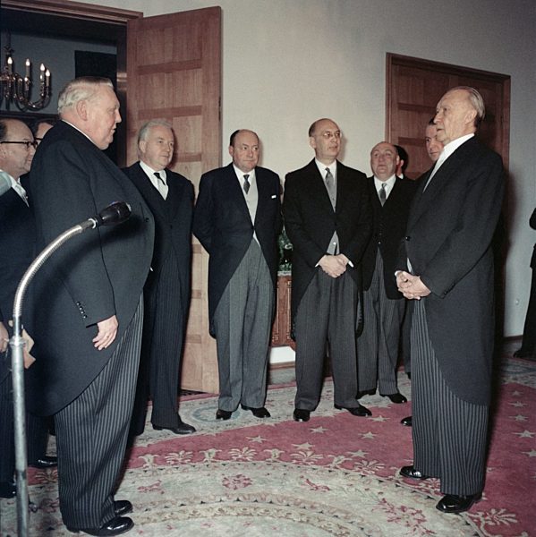 Konrad Adenauer feiert 83. Geburtstag