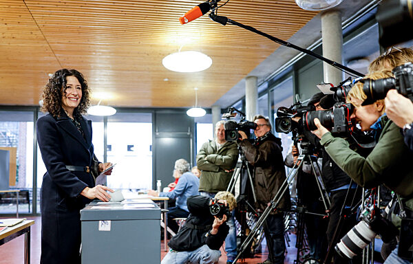 Wiederholungswahl Berlin - Stimmabgabe Jarasch