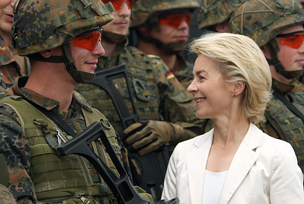 Ursula von der Leyen besucht die Marine