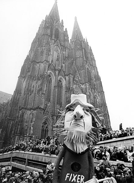 Rosenmontagszug in Köln 1972