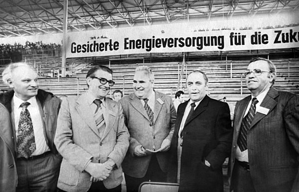 (L-r): Adolf Schmidt (IG Bergbau), Gerhard Vater (DGB Vorstand)...