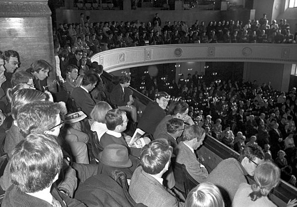 Students disturb rectorship ceremony in Munich 1967