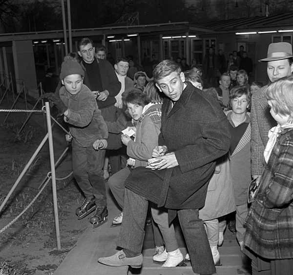 Post-war period: Armin Hary ice-skating