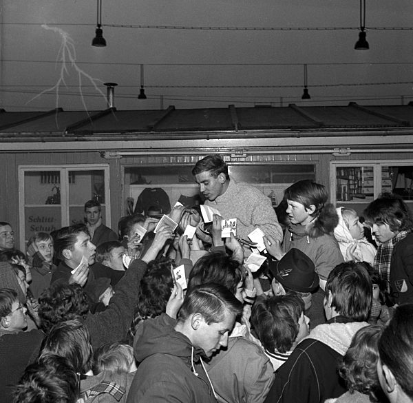 Post-war period: Armin Hary ice-skating