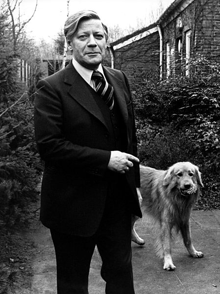 Altkanzler Helmut Schmidt wird 85 Jahre alt