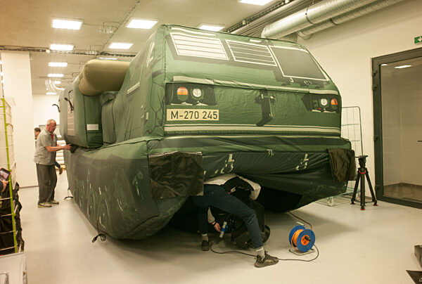Aufblasbare Panzer aus Tschechien