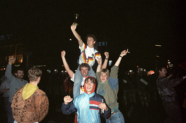 Fußball WM 1990 - Deutsche Fans feiern