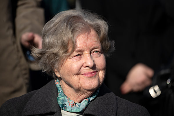 Erste Ziegel für den Turm der Garnisionkirche