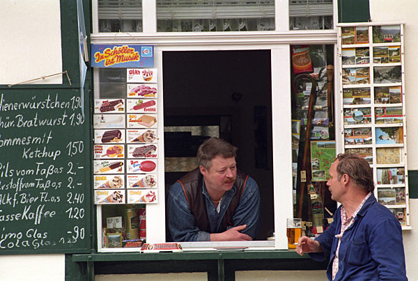 Imbißbuden sind in den ostdeutschen Ländern oft der erste Einstieg in die...