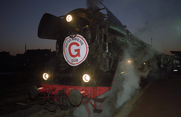 Ein Sonderzug mit Arbeitnehmern existenzbedrohter Thüringer Betriebe...