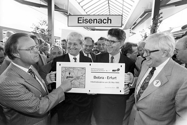 Erneuerte Bahnstrecke Erfurt-Bebra in Betrieb genommen