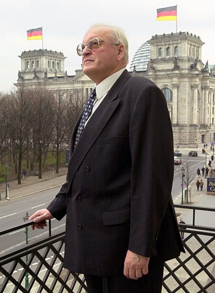 Altbundespräsident Roman Herzog in neuem Büro im Liebermann-Haus