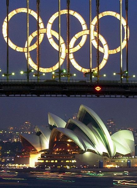 Sydney 2000: Olympische Ringe an der Harbour Bridge