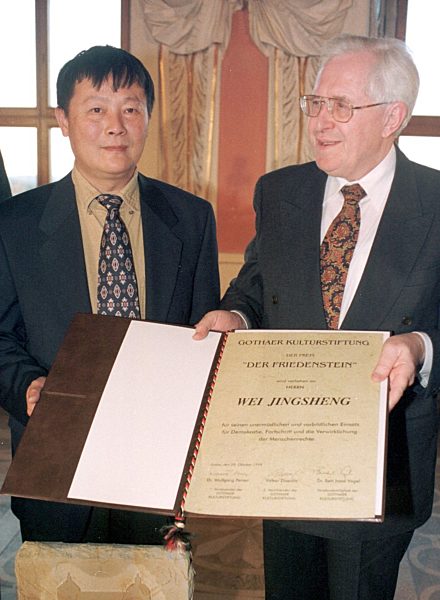 Wei Jingsheng erhält Preis in Gotha