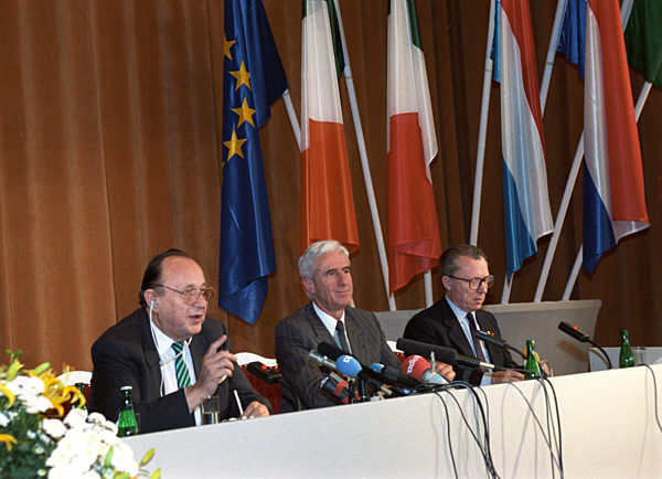 Auf der EG-Außenministerkonferenz in Dresden am 03.06...