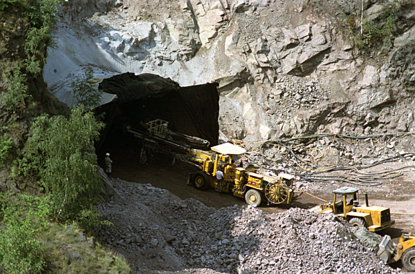 In nur fünf Monaten soll der erste Straßentunnel Sachsens fertiggestellt...