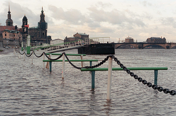 Der Elbpegel im Stadtzentrum erreicht am 23.12...