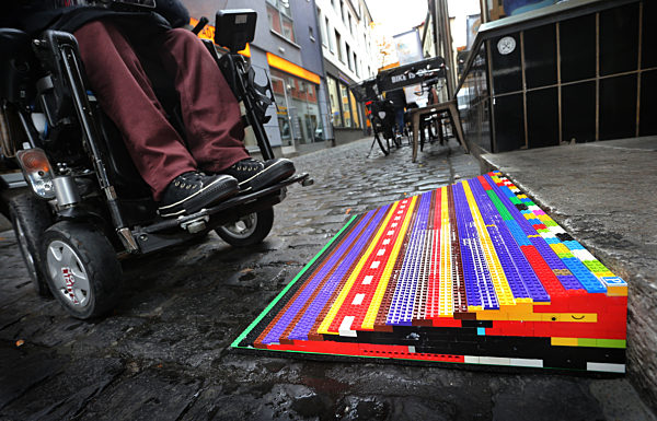 Lego-Rampen für Rollstuhlfahrer in Würzburg