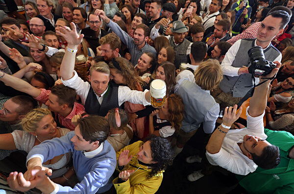 Start des 187. Münchner Oktoberfests