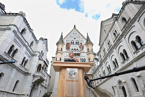 Ministerpräsident Söder besucht Schloss Neuschwanstein