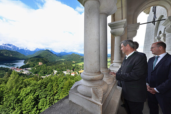Ministerpräsident Söder besucht Schloss Neuschwanstein