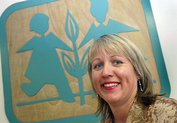 Margarete Gehring lacht am Montag (28.11.2005) im SOS Kinderdorf...