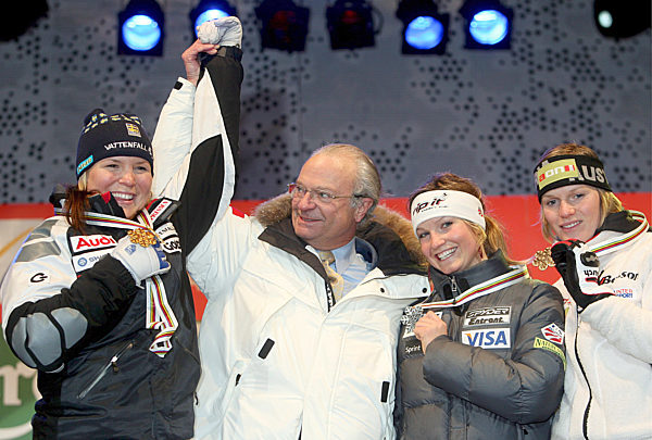 (From L-R) Worldchampion Anja Paerson of Sweden, the Swedish King Gustaf...