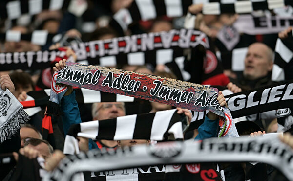 (DFL/DFB REGULATIONS PROHIBIT ANY USE OF PHOTOGRAPHS as IMAGE SEQUENCES and/or QUASI-VIDEO)