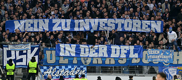 (DFL/DFB REGULATIONS PROHIBIT ANY USE OF PHOTOGRAPHS as IMAGE SEQUENCES and/or QUASI-VIDEO)