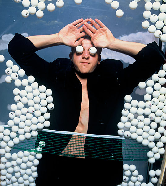 Timo Boll im Studio bei Tischtennis Produktion