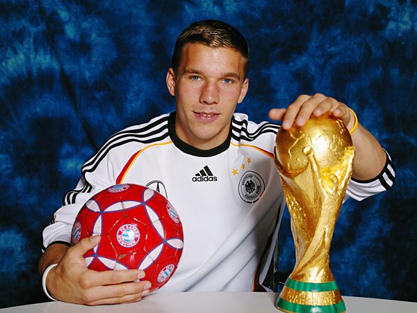 Lukas Podolski DER-POKAL 決勝用特別サッカーシューズ Lukas Podolski turns 40 (04/06/2025)