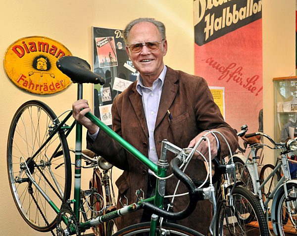 Radsportlegende "Täve" Schur gratuliert Diamant