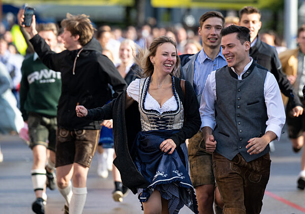 Start des 187. Münchner Oktoberfests