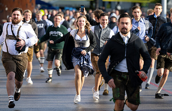 Start des 187. Münchner Oktoberfests
