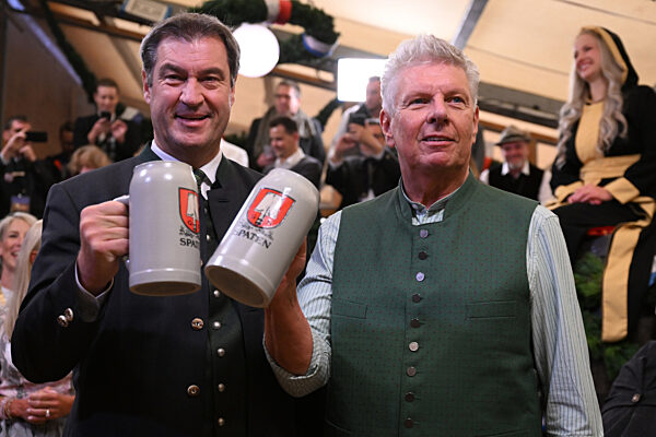 Start des 187. Münchner Oktoberfests - Fassanstich