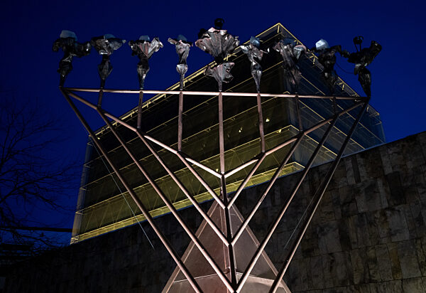 Feierliches Entzünden der Chanukka-Lichter