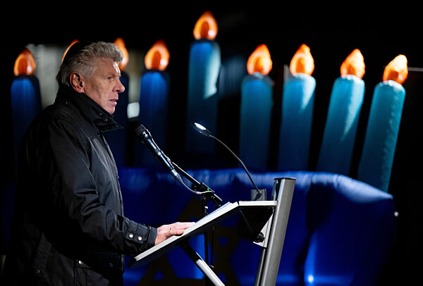 Feierliches Entzünden der Chanukka-Lichter