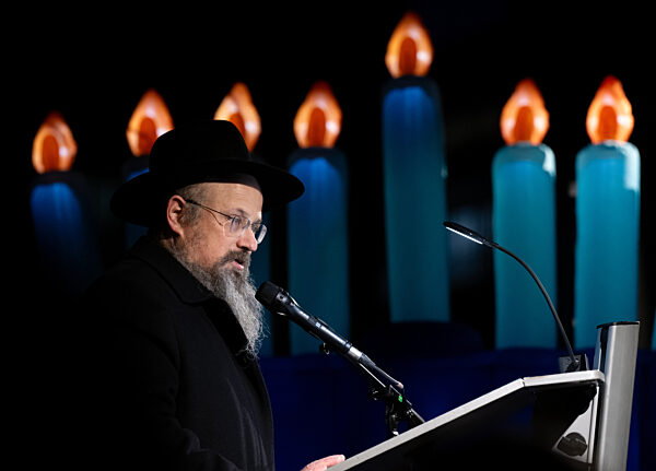 Feierliches Entzünden der Chanukka-Lichter