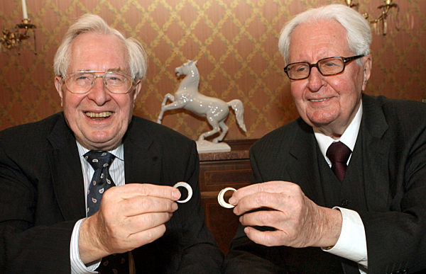 Hans-Jochen und Bernhard Vogel erhalten Leibniz-Ring