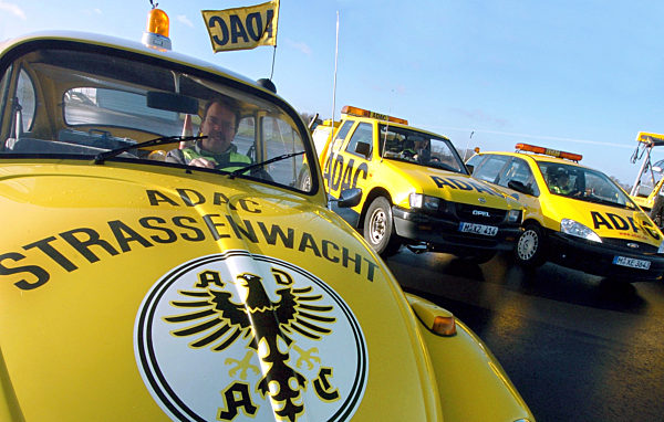 ADAC stellt Pannenhilfe-Bilanz 2004 vor