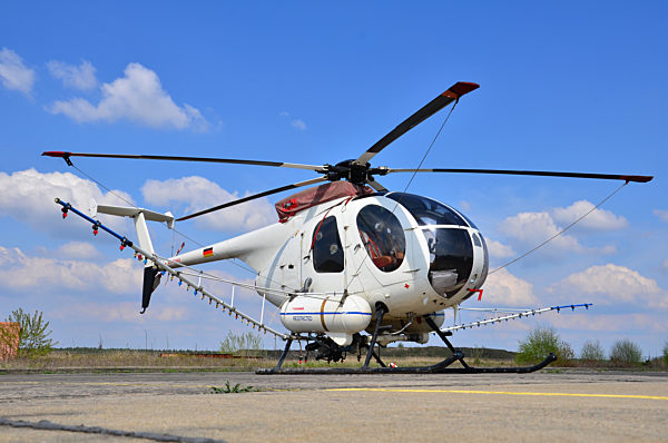 Hughes 369E Hubschrauber