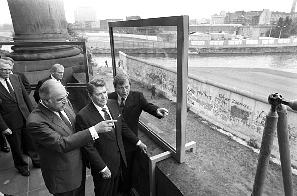 Ex-Präsident Ronald Reagan mit 93 Jahren gestorben