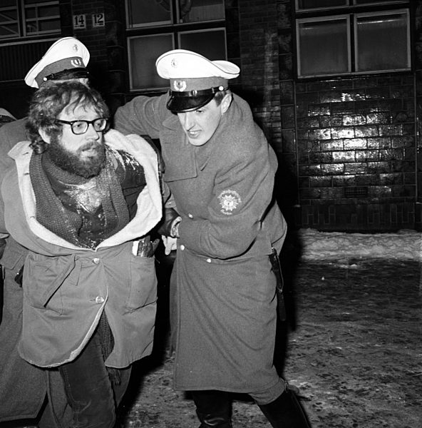 Young people disturb Berlin Lawyers' Ball