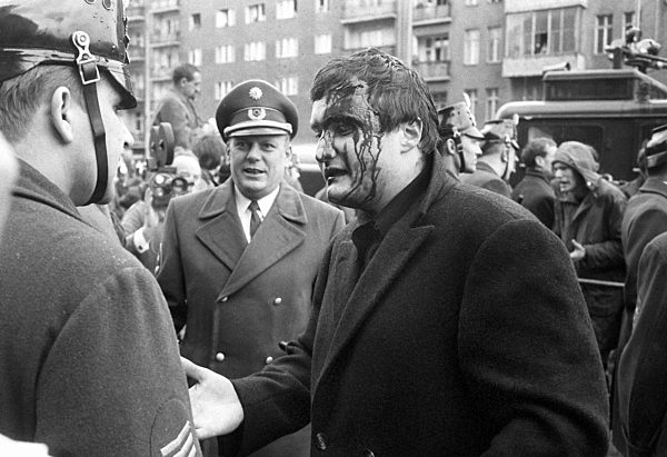 Protestdemonstrationen nach Attentat auf Dutschke