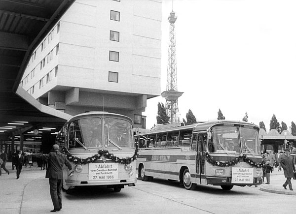 Neuer Busbahnhof am Funkturm in Berlin 1966